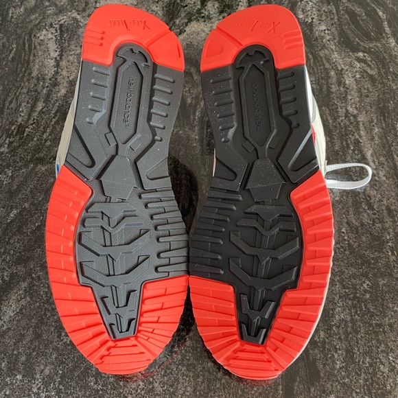 NWT - NEW BALANCE - Leather and Canvas Shoes - Picture 2 of 5